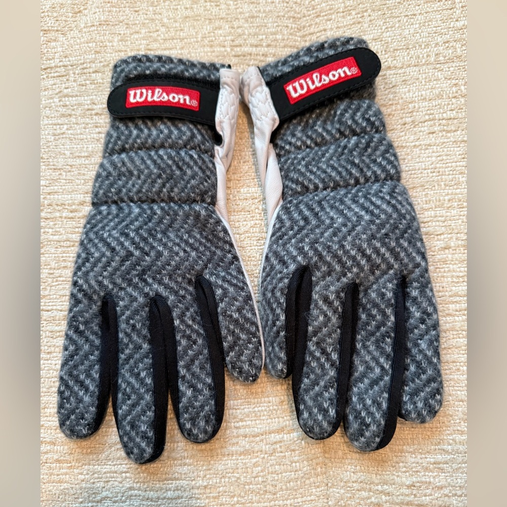 Wilson Black and Gray Herringbone Women's Gloves for Outdoor Sports